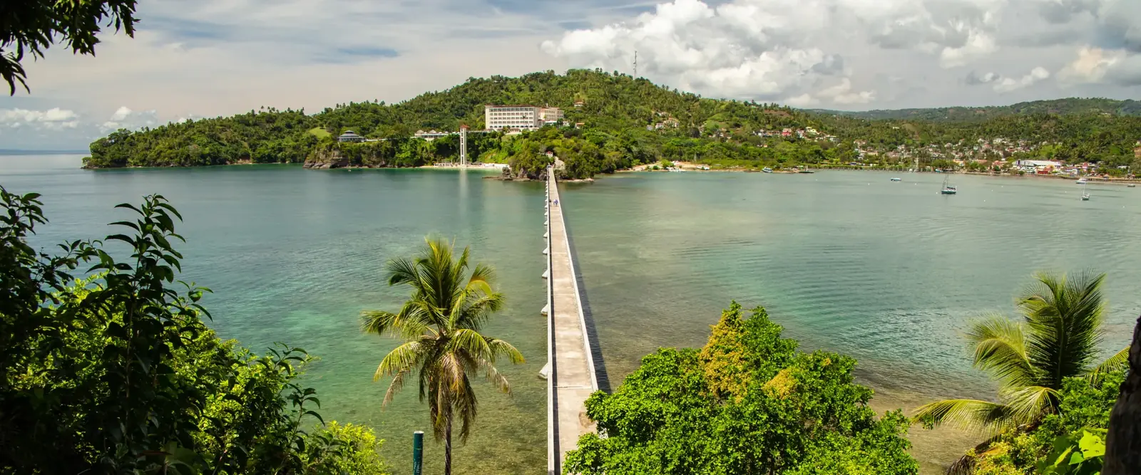 Puente y bahía de Samaná, República Dominicana